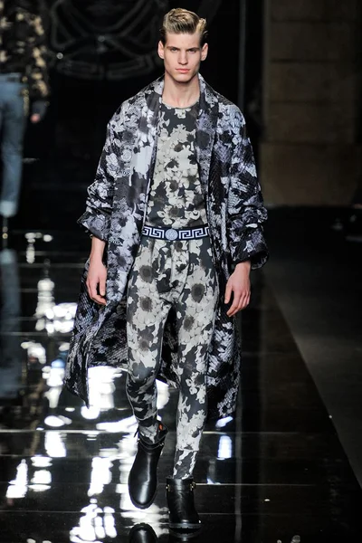 Look 26